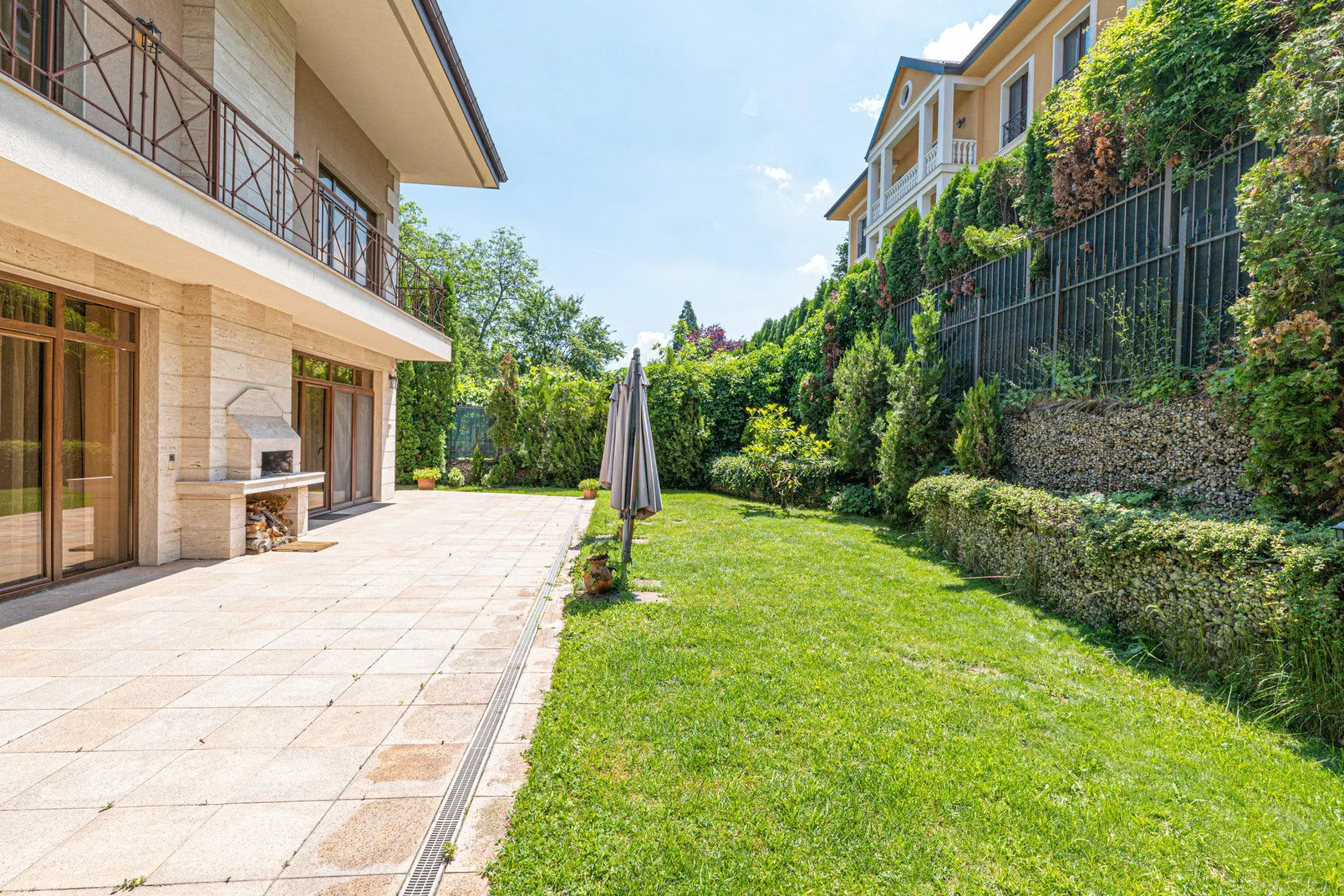 12cf752139c408030e57fad07666f1c5 A house with a great location in Boyana district for sale