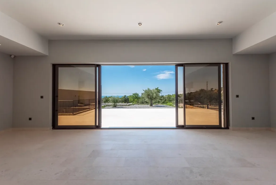 An exceptional complex of villas with an outdoor pool and a large estate, Đuraševići, Tivat