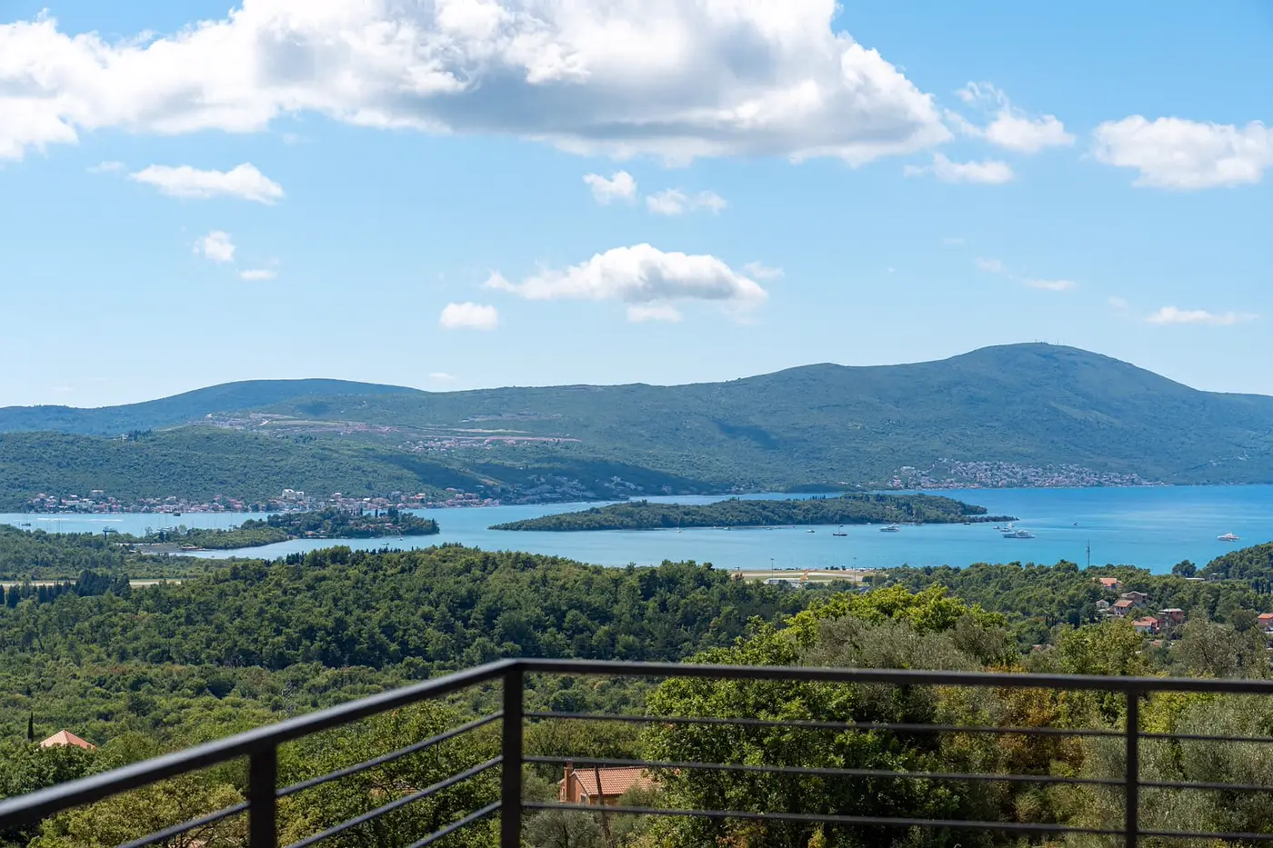 13-13 Four-bedroom luxury family villa, Kavač, Kotor