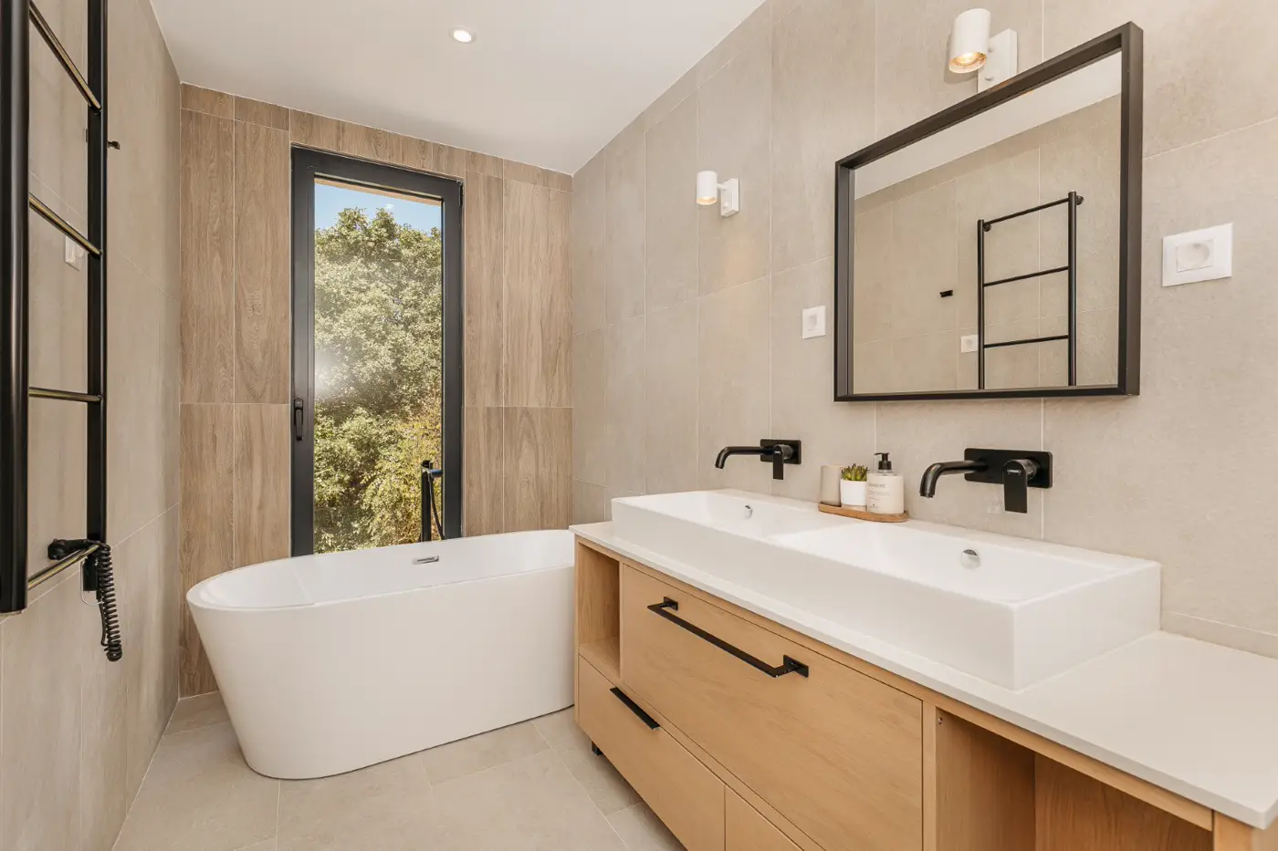 Contemporary villa with pool and open sea view, Blizikuce, Budva
