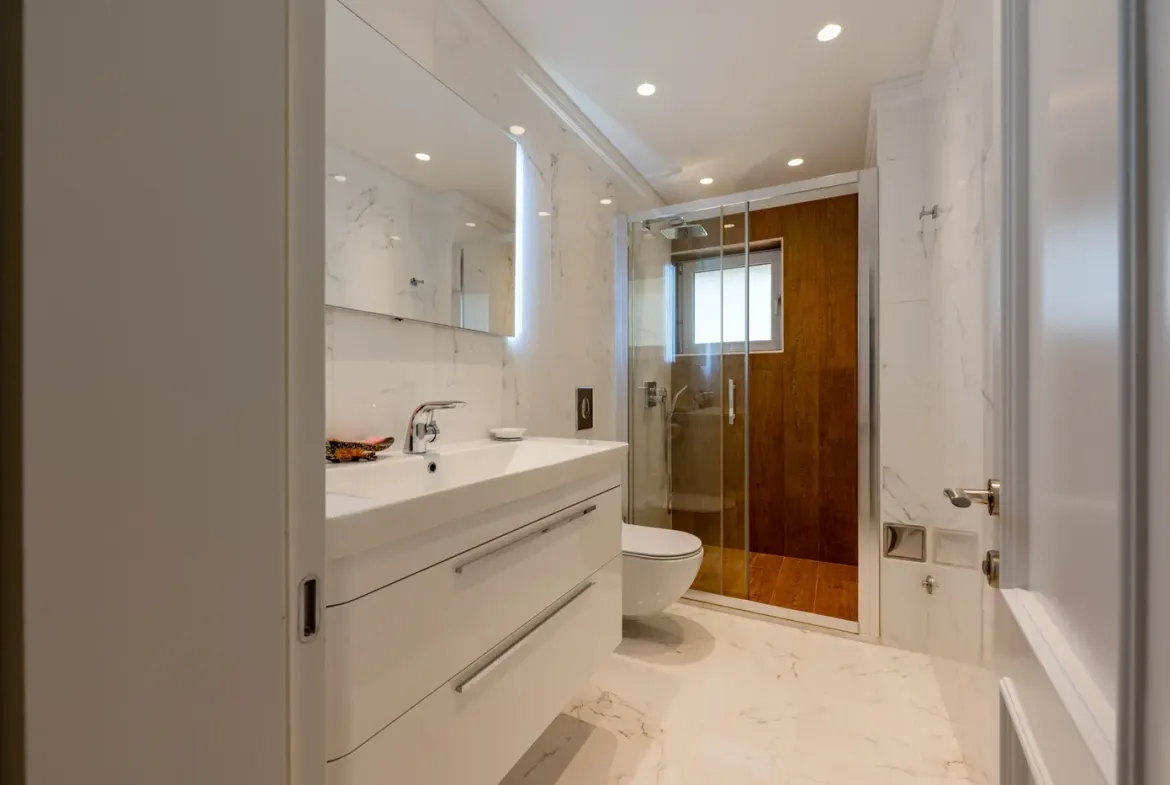 Exclusive residential villa with pool and panoramic sea view, Blizikuće, Budva