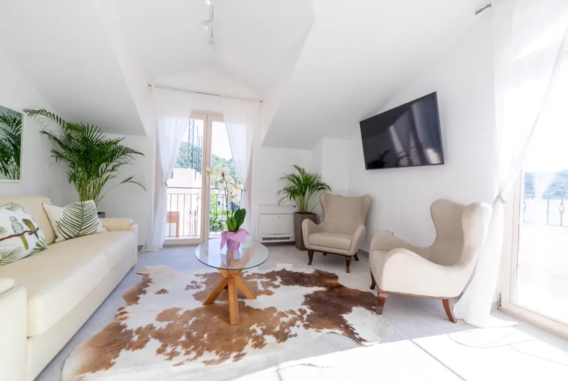 Three-story villa on the first line to the sea, available for rent, Lepetane, Tivat