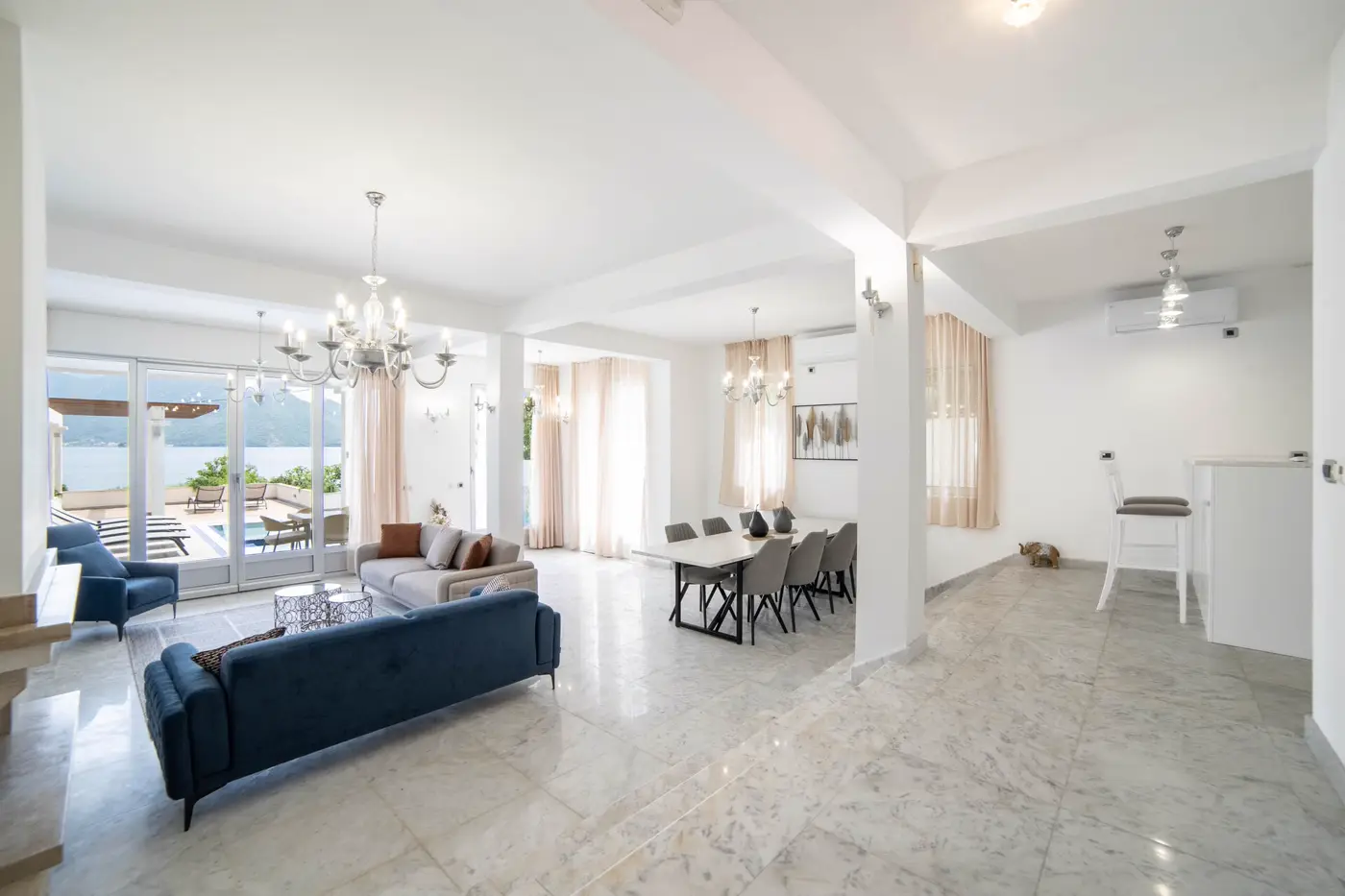 Modern villa on the first line to the sea, Strp, Kotor