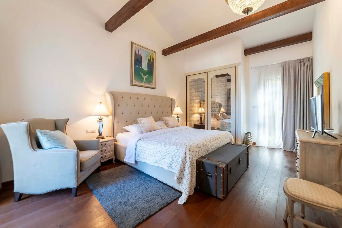 Three-room palazzo-style villa on the first line to the sea, Dobrota, Kotor