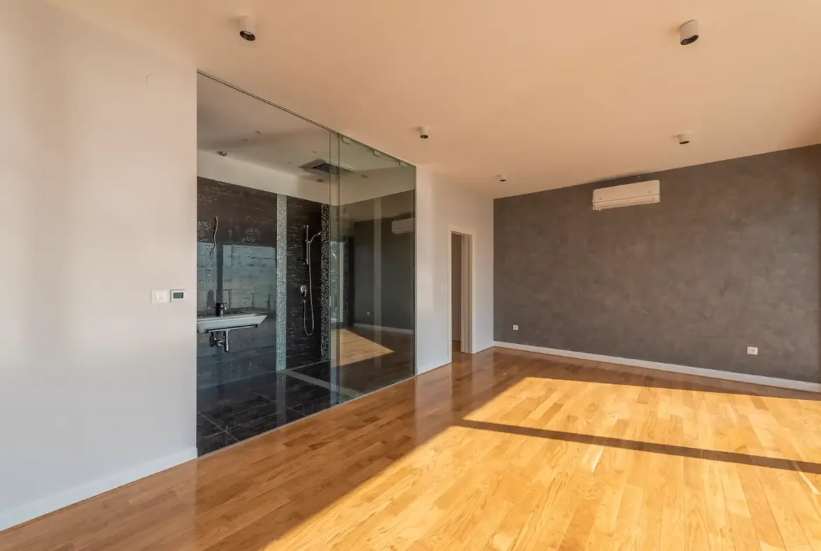 Modern villa with swimming pool and garage for two vehicles, Budva, Tudorovići