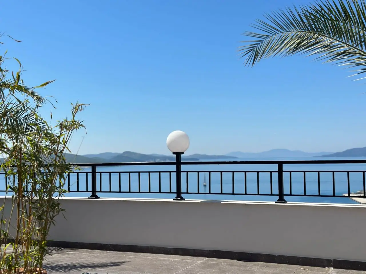 WONDERFUL PENTHOUSE FOR SALE IN SARANDA