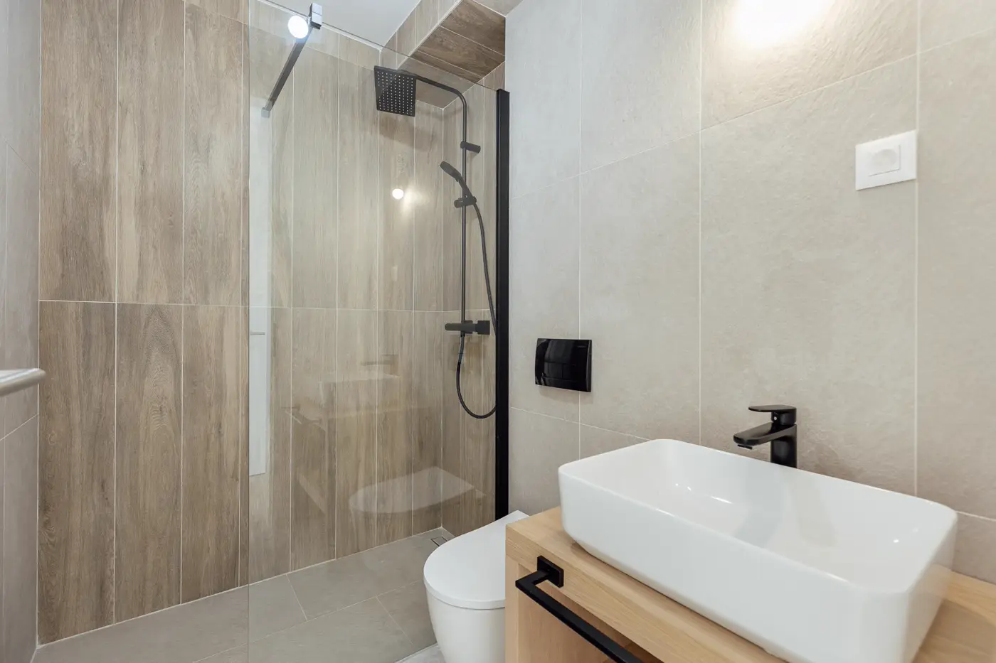 Contemporary villa with pool and open sea view, Blizikuce, Budva