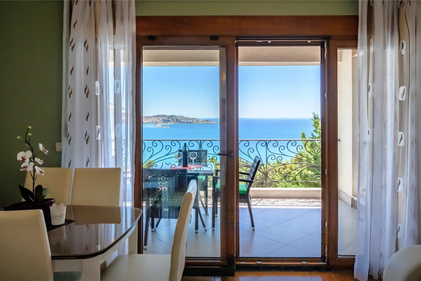 Villa with three apartments, Bar