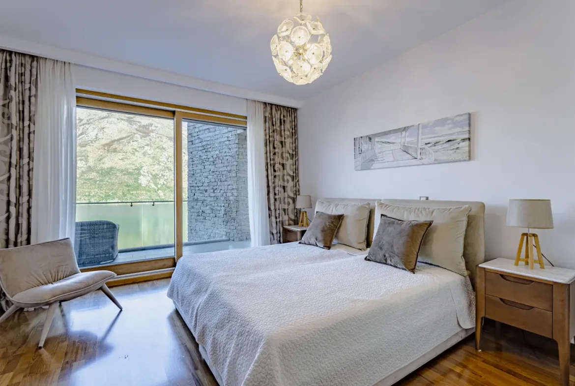 Villa Stoliv with a panoramic view of the sea, Kotor