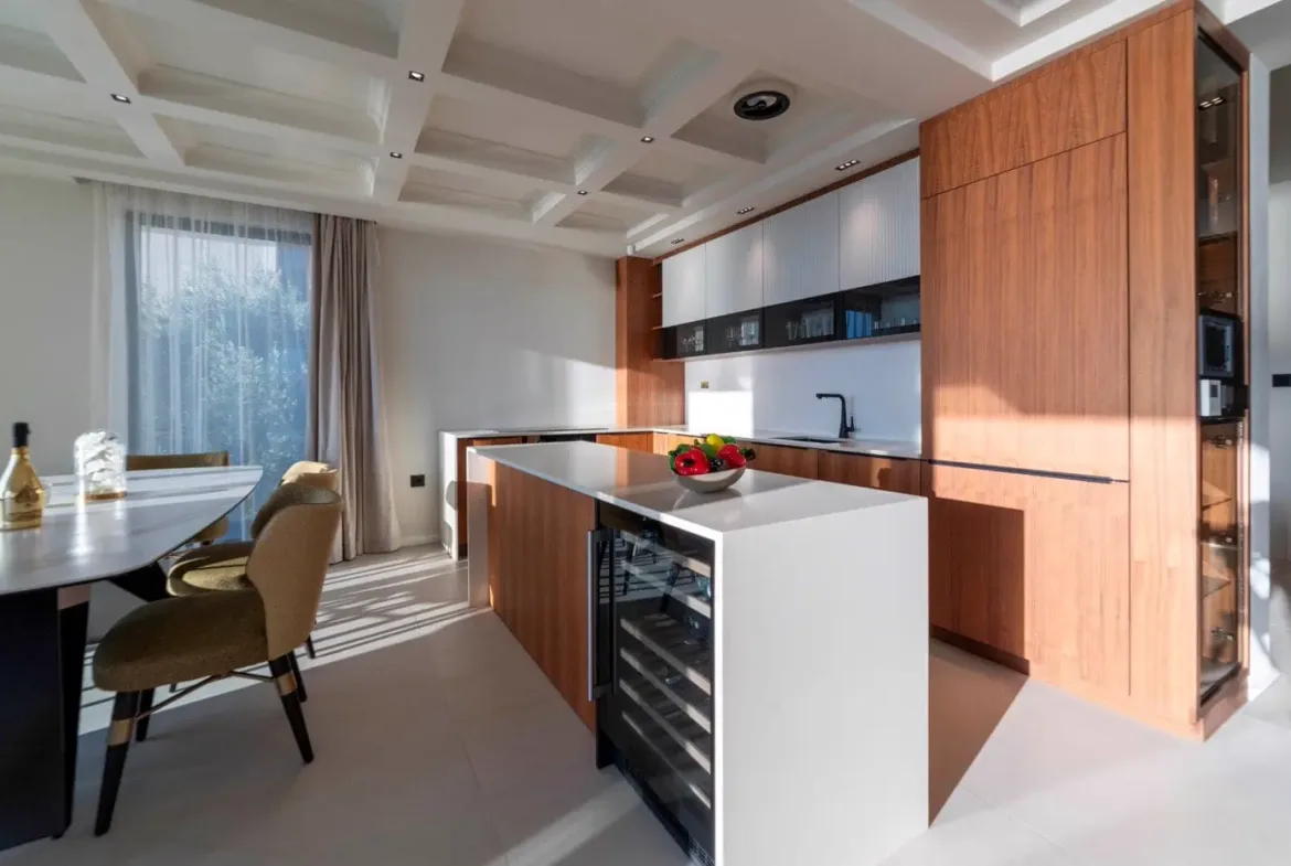 Exclusive villa in Blizikuće, Budva