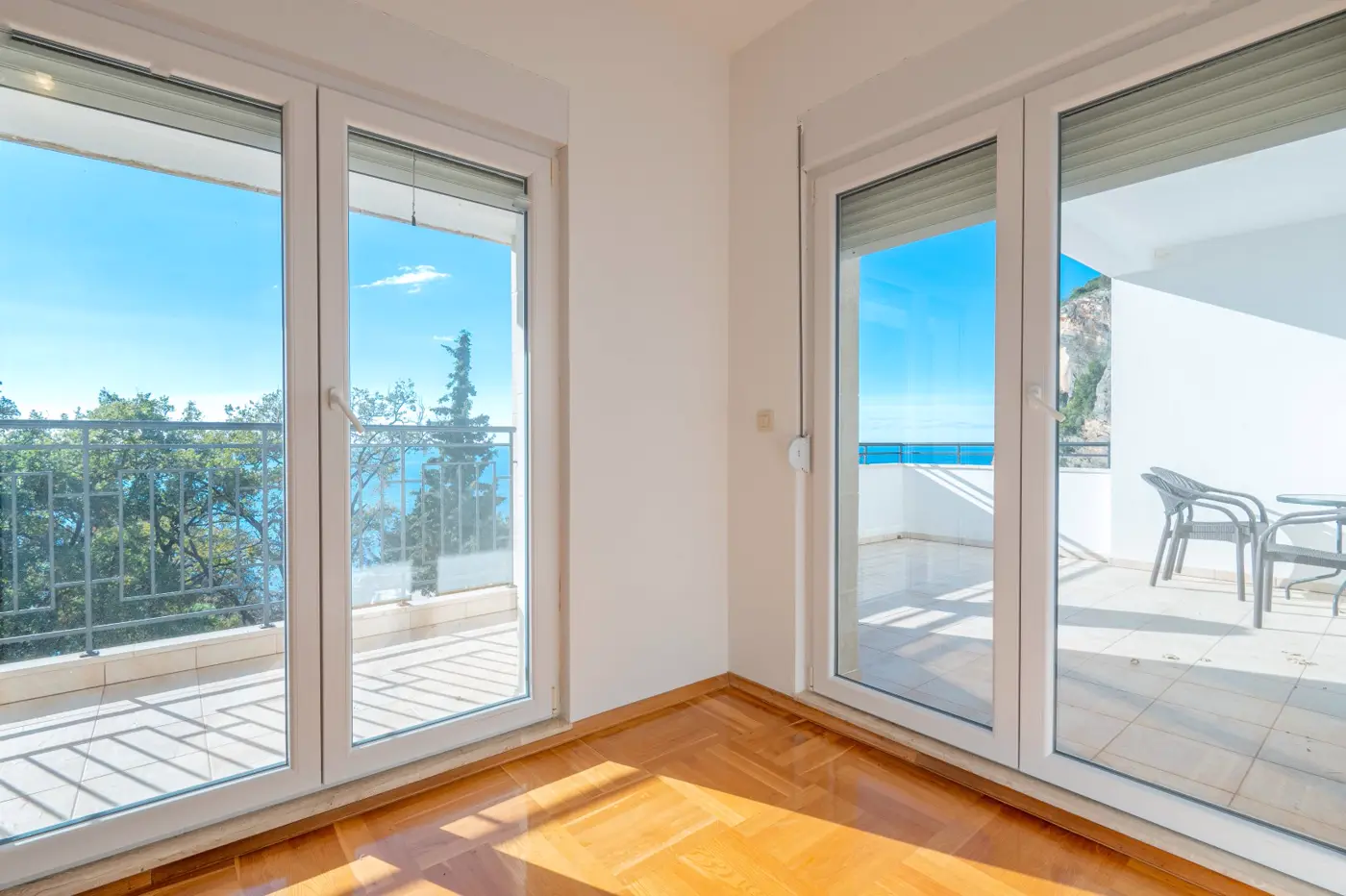 14-57 Villa with 4 bedrooms in the second row to the sea, Perazića Do, Budva