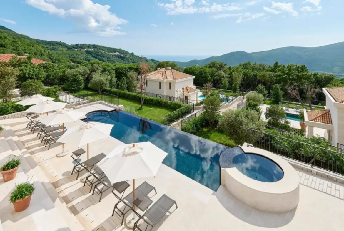 Exclusive complex of three villas with sea view, available for rent, Budva