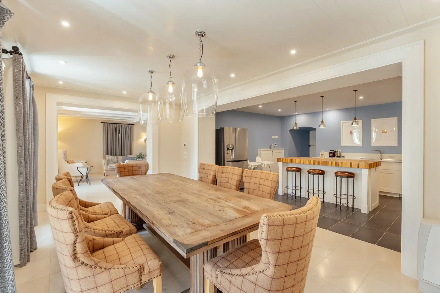 14-73 Luxuriously renovated stone villa with pontoon, Dobrota, Kotor