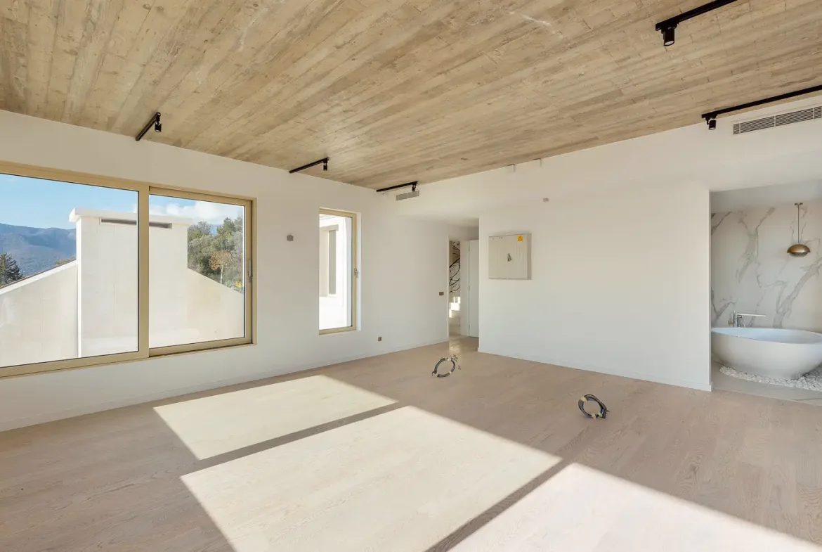 A unique villa with a panoramic view of the sea and Porto Montenegro, Tivat