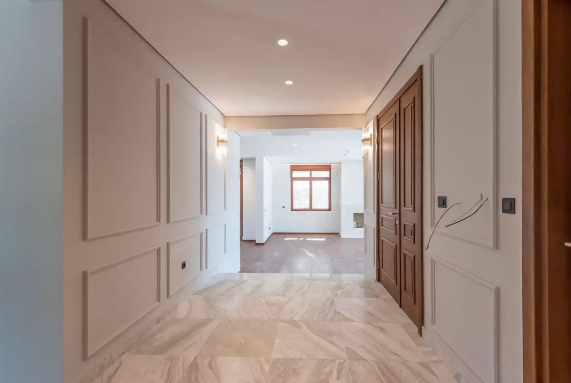 Luxury villa with pool, Mareza