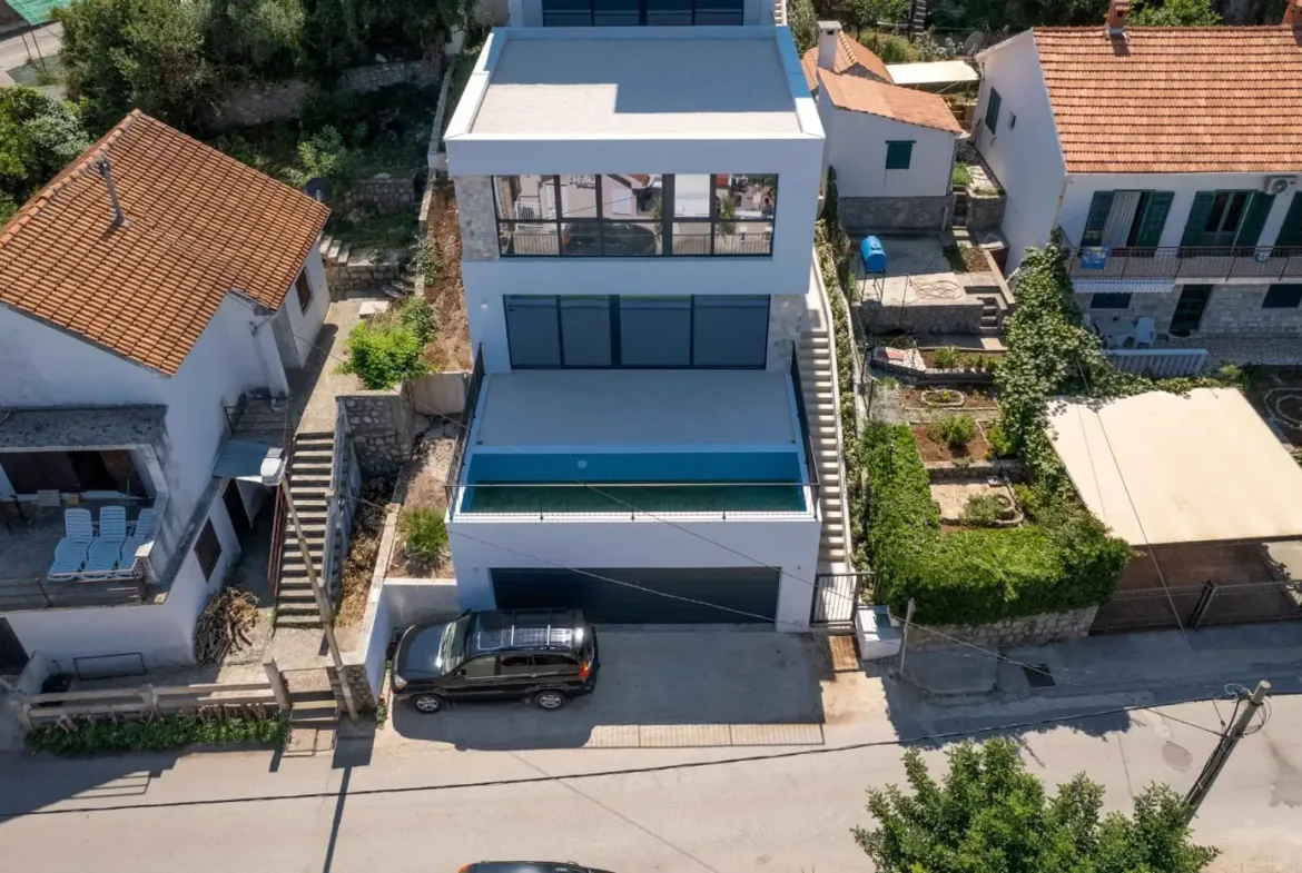 Newly built villa with pool and sea view, Krašići, Tivat