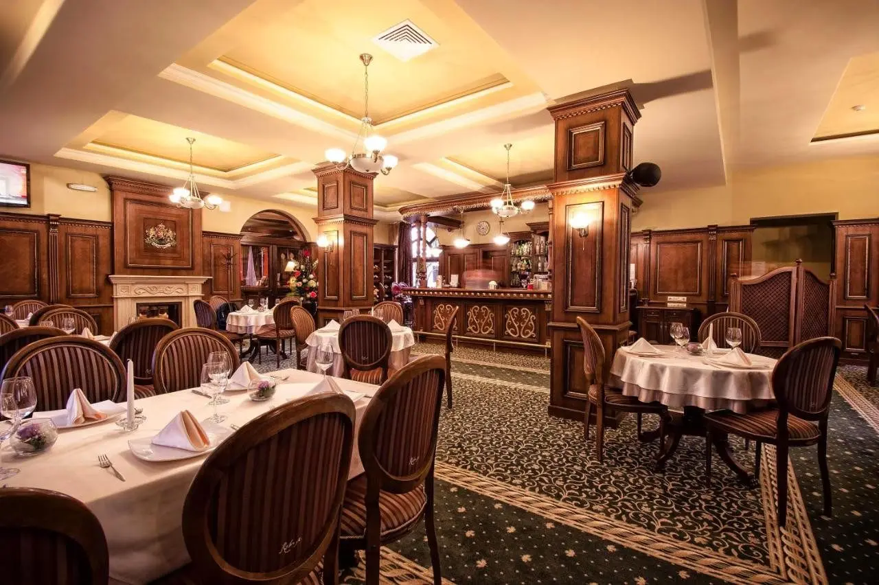 Hotel with restaurant in Hisarya for sale