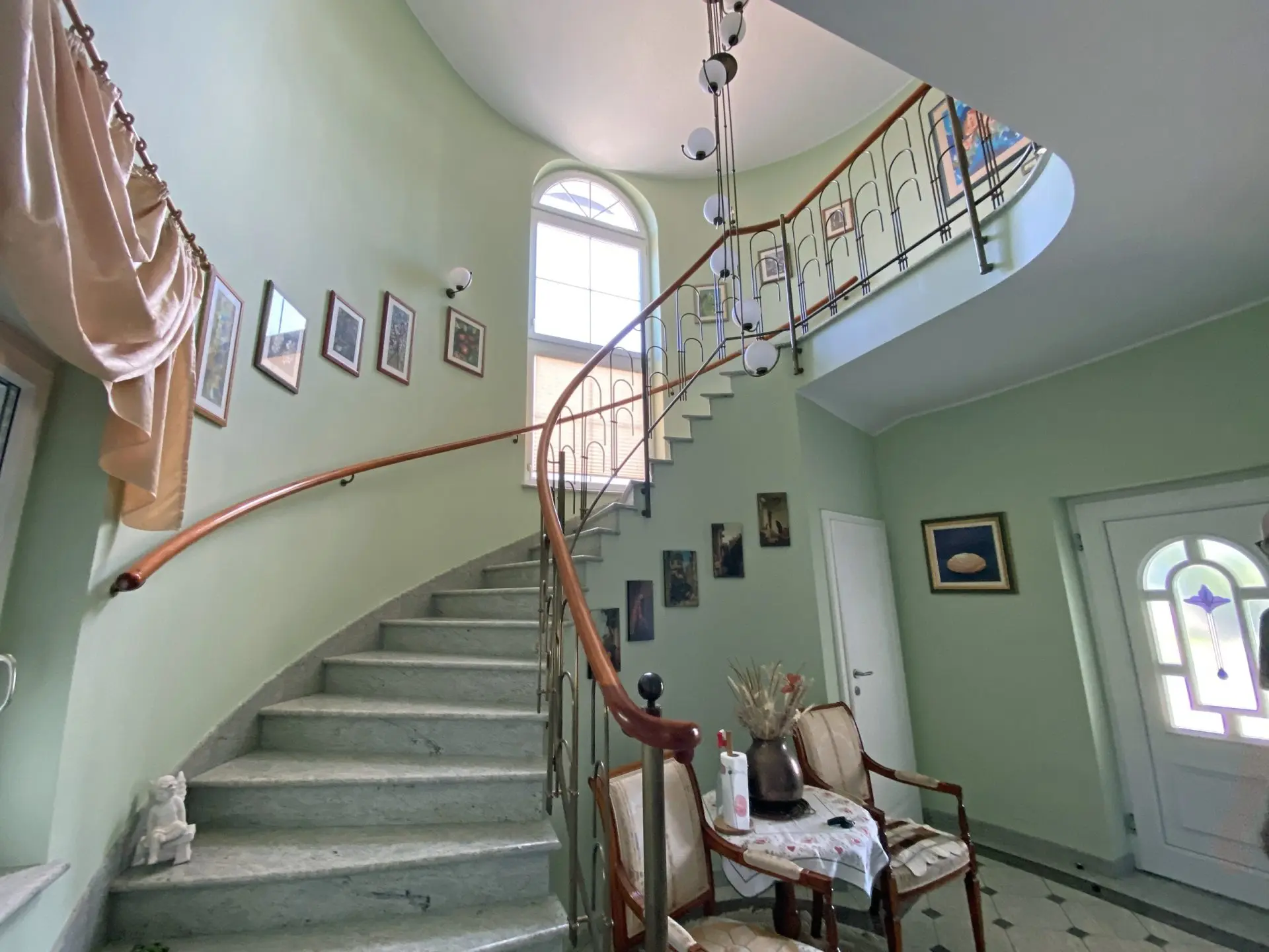 Bled area – A spectacular house with a lovely garden and a great view in Begunje