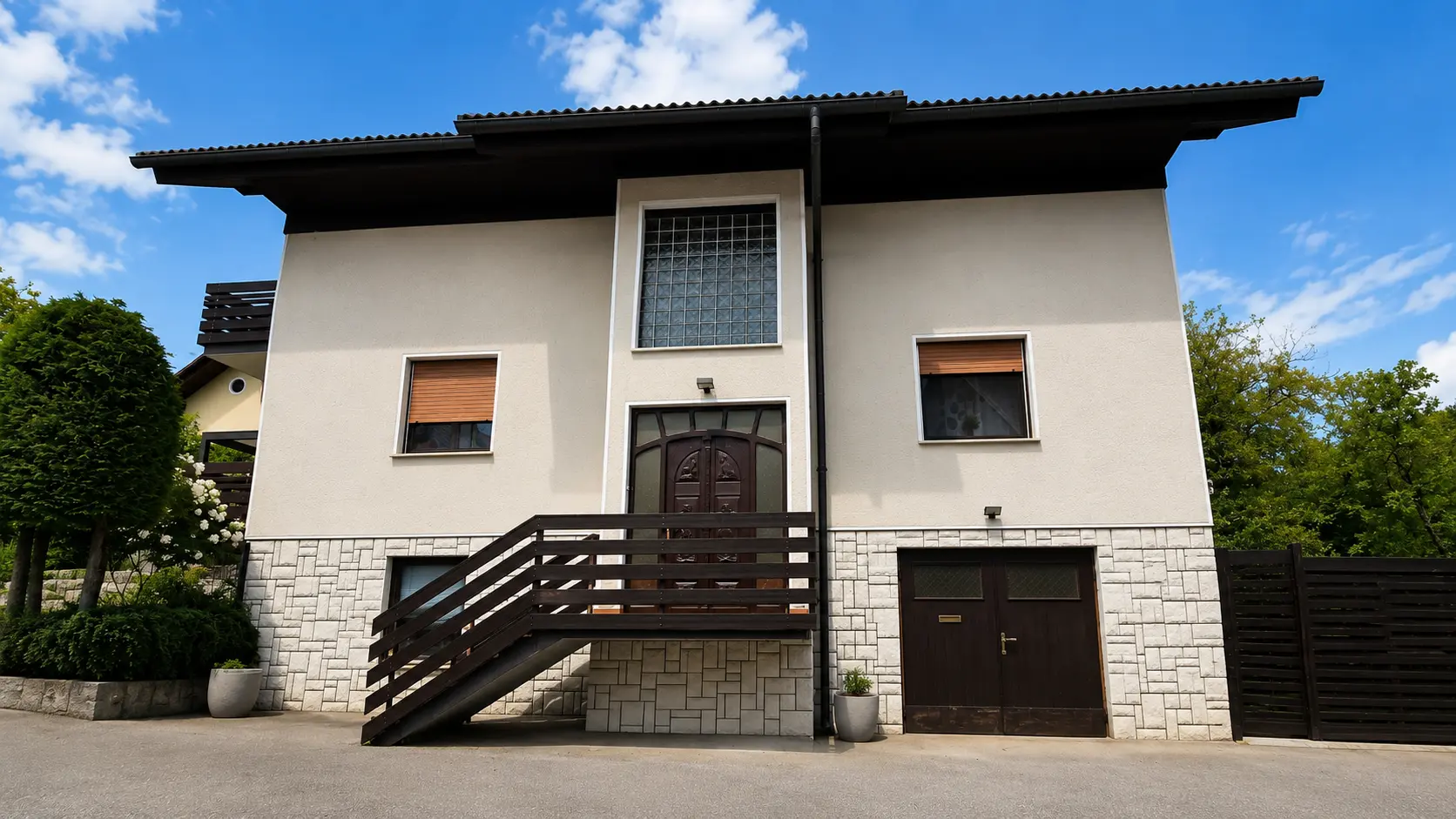 Škofja Loka Area – Spacious Family House with Beautiful Views and Large Garden in Gorenja Vas