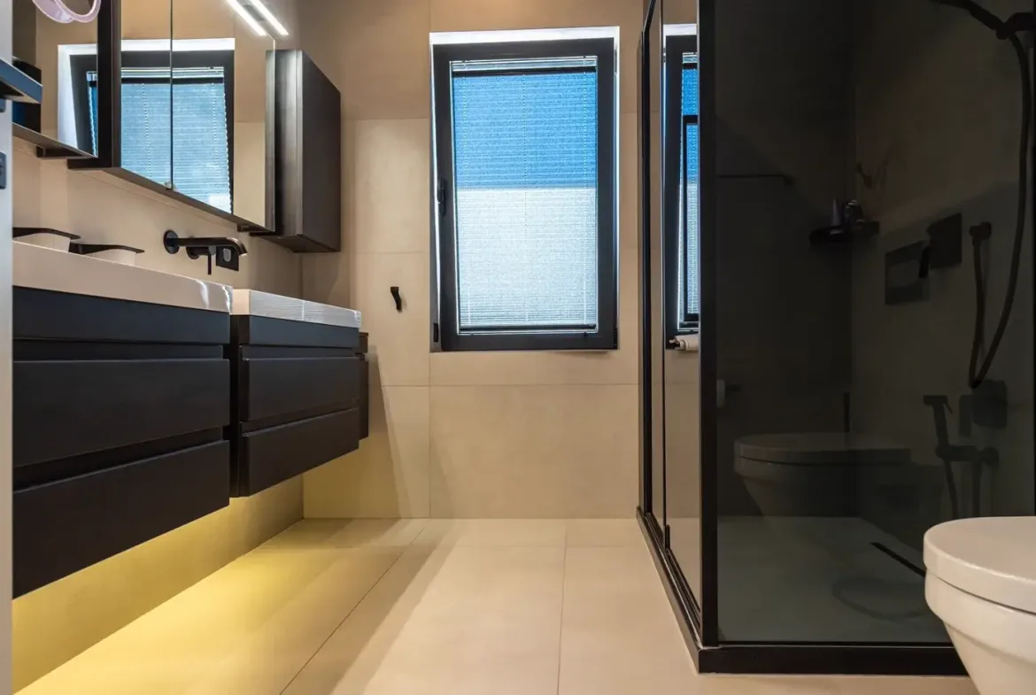 Newly built four-room villa with a pool and a view of the Tivat Bay, Kavač, Kotor