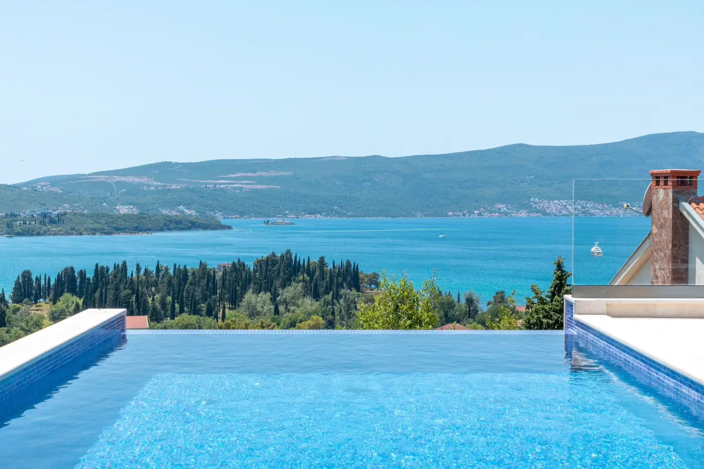 Exclusive contemporary villa with sea view, Maritsi, Tivat