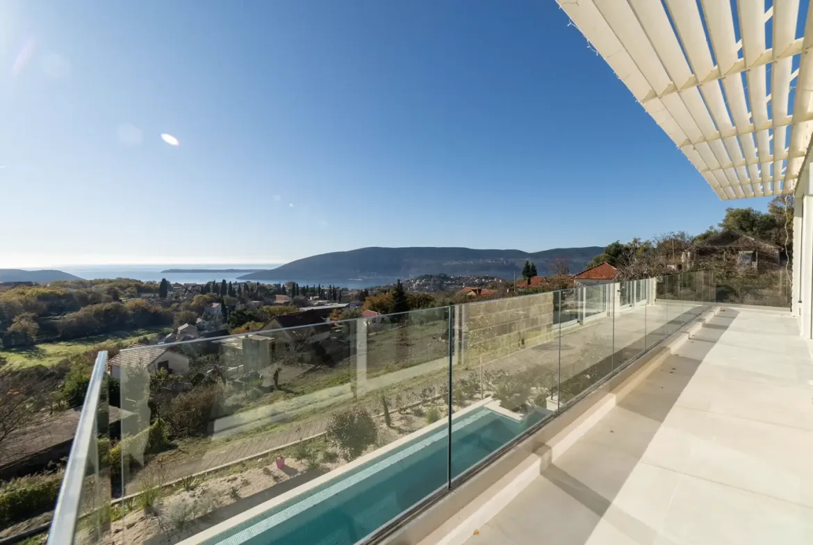 Modern four-room villa with pool and panoramic sea view, Podi, Herceg Novi