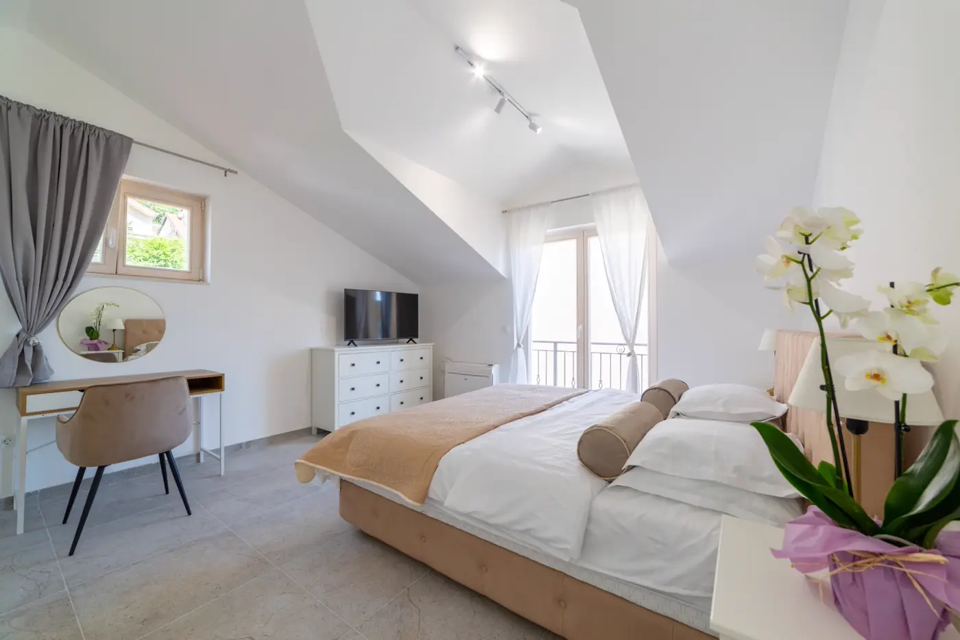 Three-story villa on the first line to the sea, available for rent, Lepetane, Tivat