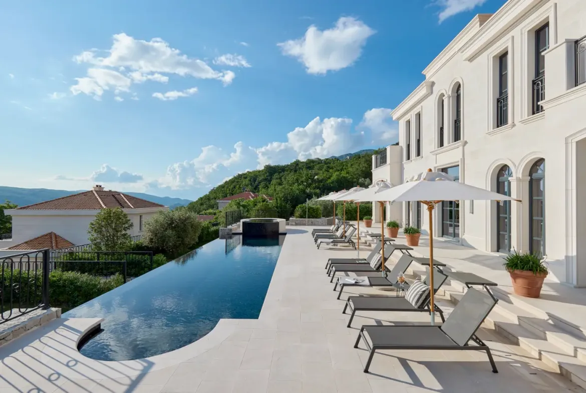 Exclusive complex of three villas with sea view, available for rent, Budva