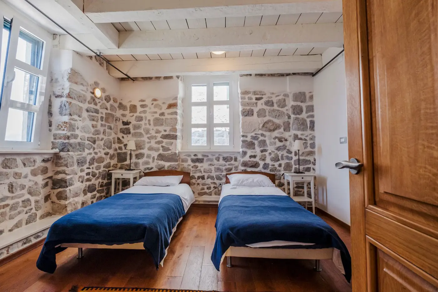 15-77 Historic stone villa Stara Posta, Rose, Herceg Novi