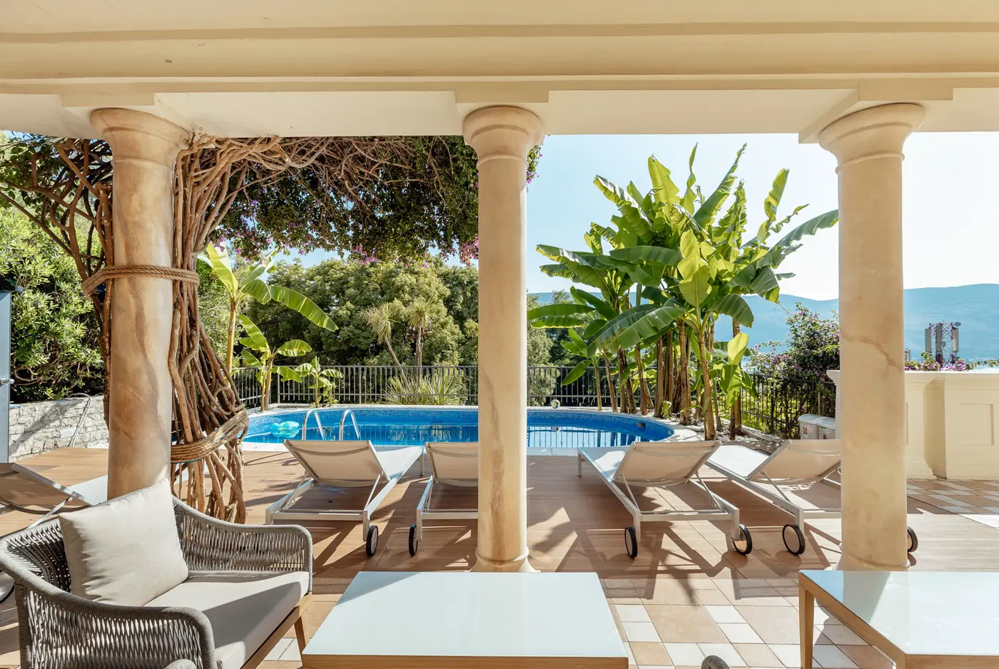 15-78 Exclusive villa with private pool and sea view, Herceg Novi