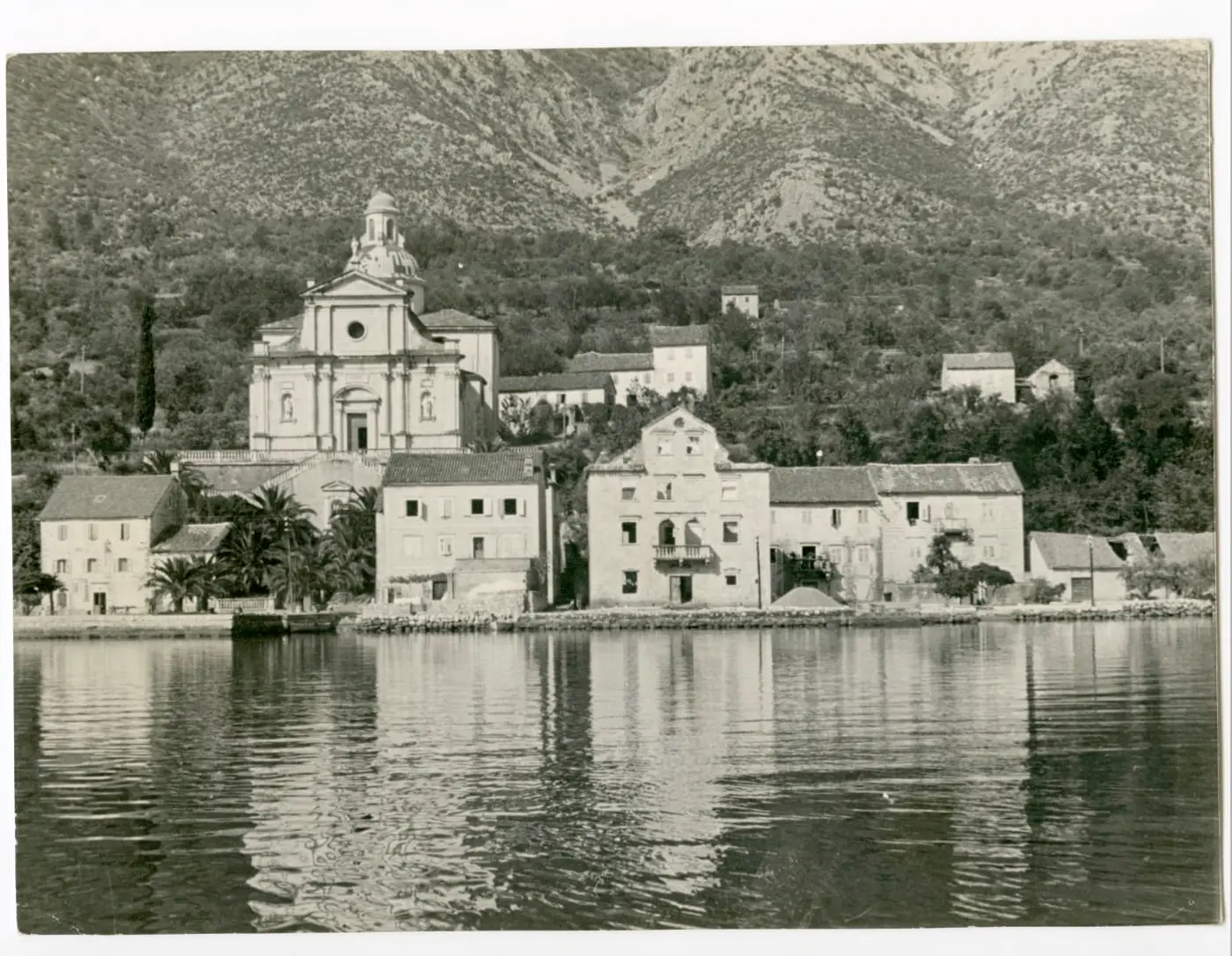 Palata Beskuća – historical stone villa for reconstruction, Kotor