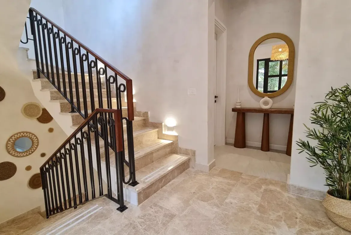 Three-story villa with pool and panoramic sea view, Skočiđevojka, Budva