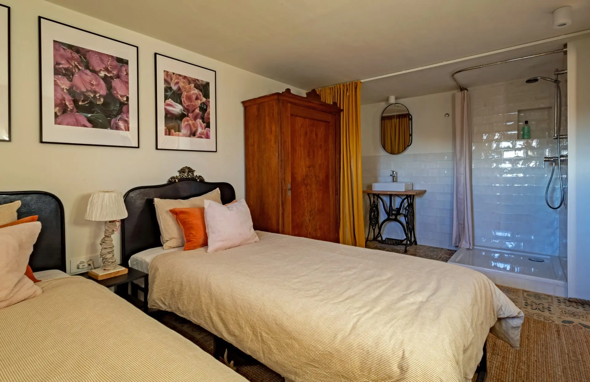 South East area – A beautiful, renovated house with large garden and vineyard