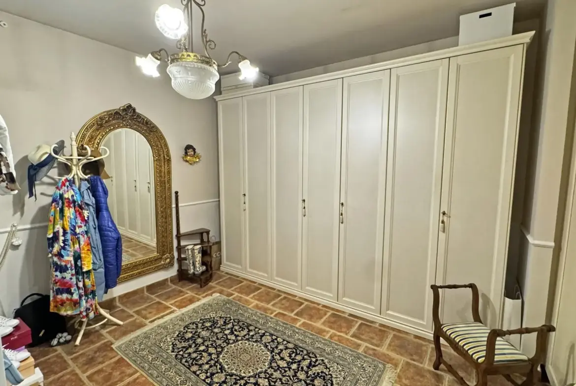 Kranj Area – Spacious Estate with Great Potential