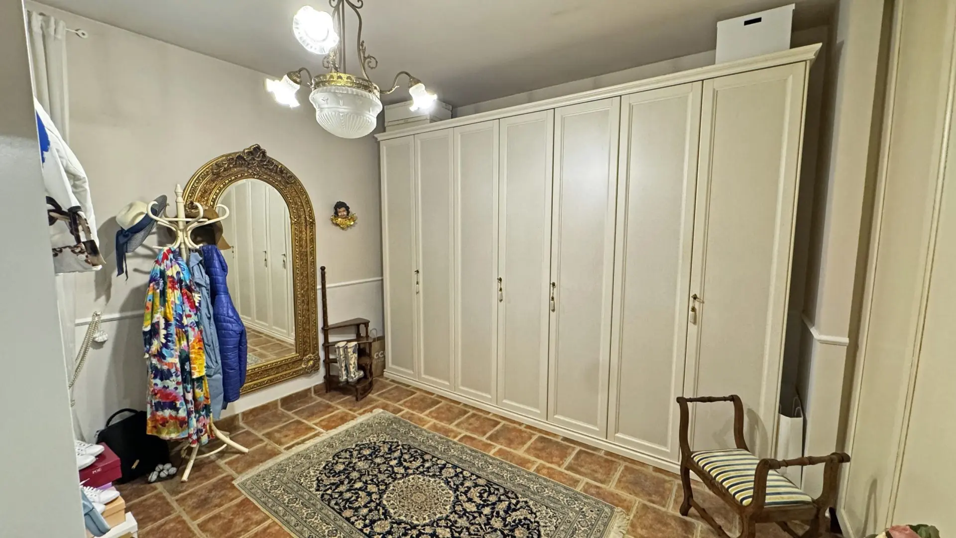 Kranj Area – Spacious Estate with Great Potential