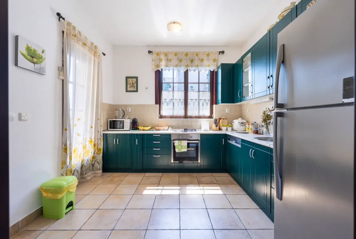 Villa in a complex on the first line to the sea, Kostanjica, Kotor