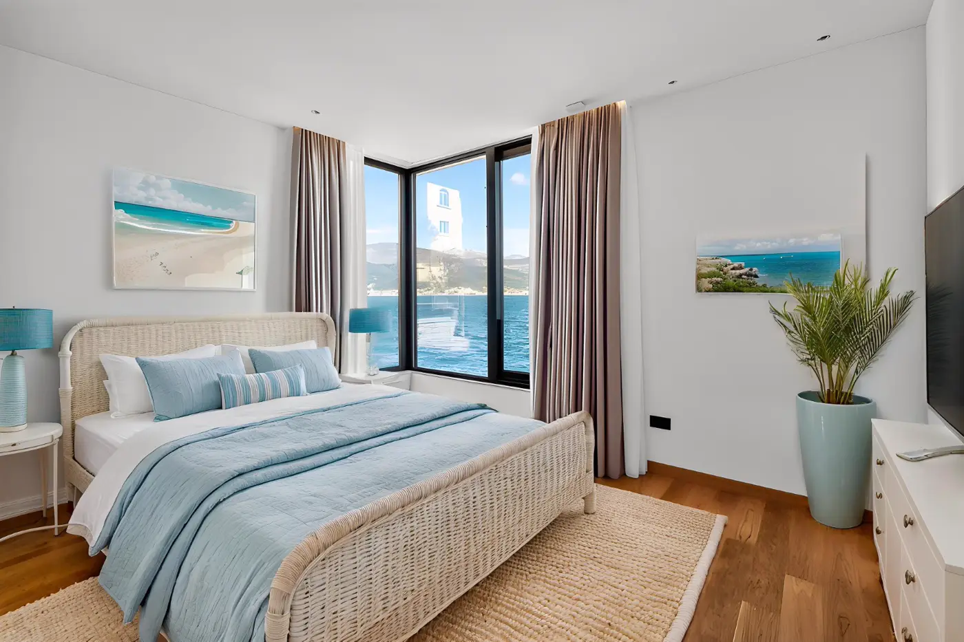 First-line seaside villa, Krašići