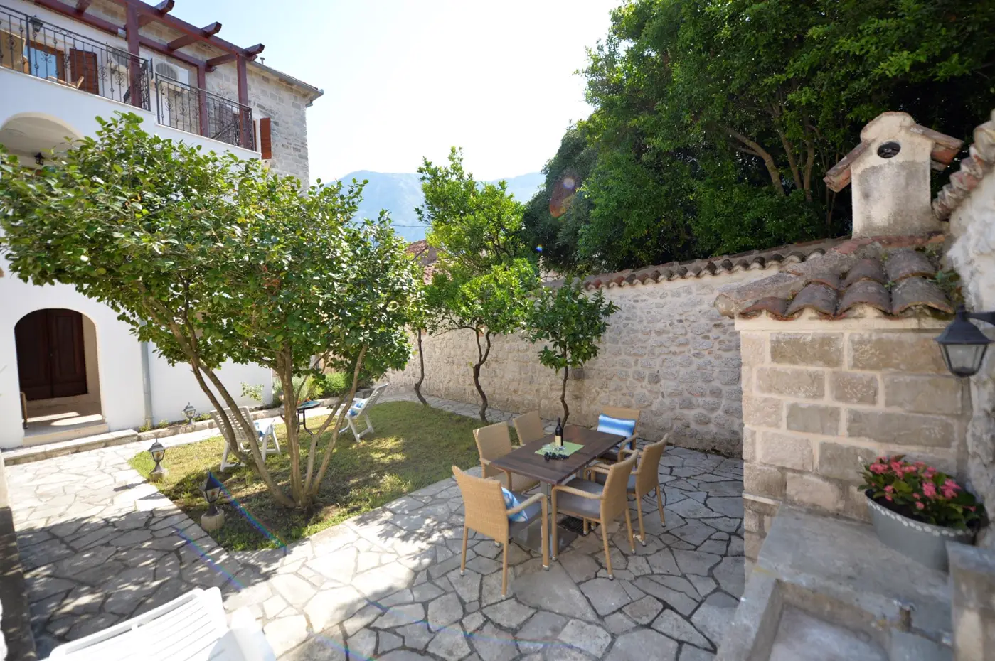 Historic stone villa on the first line to the sea, Prcanj, Kotor