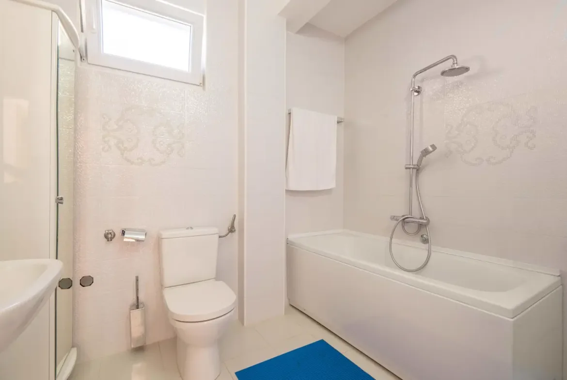 Villa with 4 bedrooms in the second row to the sea, Perazića Do, Budva