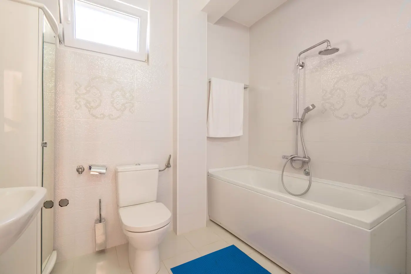 16-55 Villa with 4 bedrooms in the second row to the sea, Perazića Do, Budva