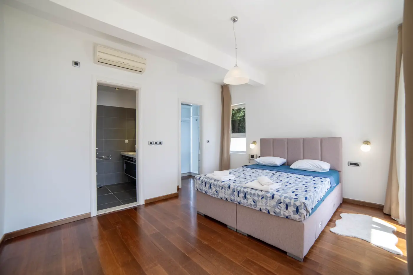 Modern villa on the first line to the sea, Strp, Kotor