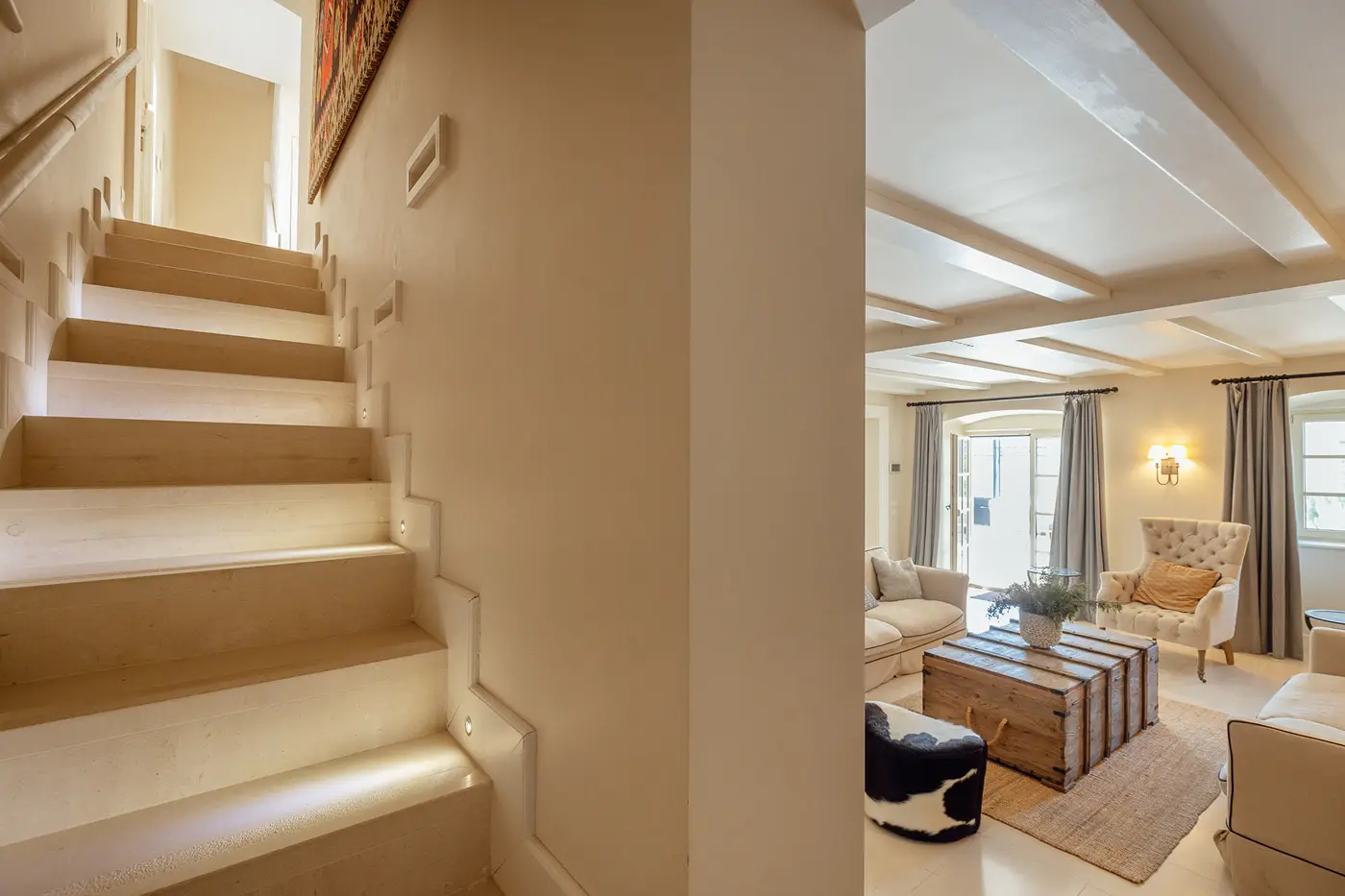 16-71 Luxuriously renovated stone villa with pontoon, Dobrota, Kotor