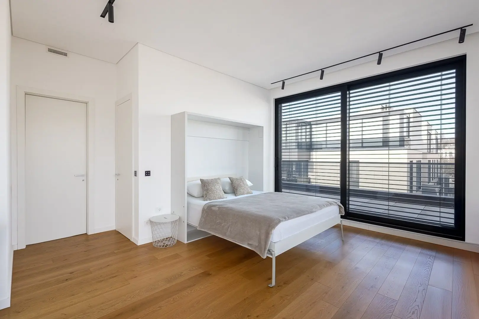 3-Bedroom Apartment, 184 m² – Green Hill, Savski venac, Belgrade