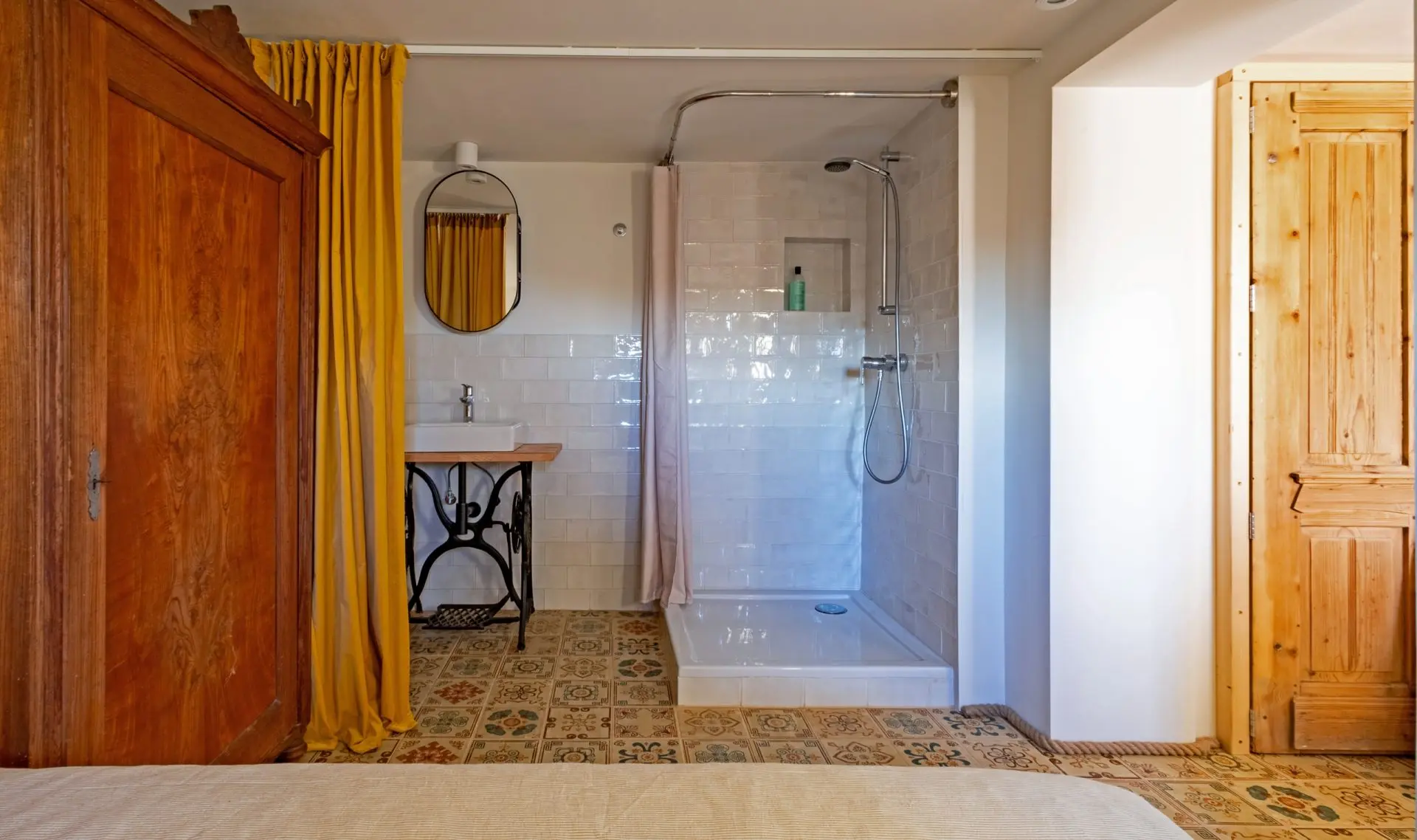 South East area – A beautiful, renovated house with large garden and vineyard
