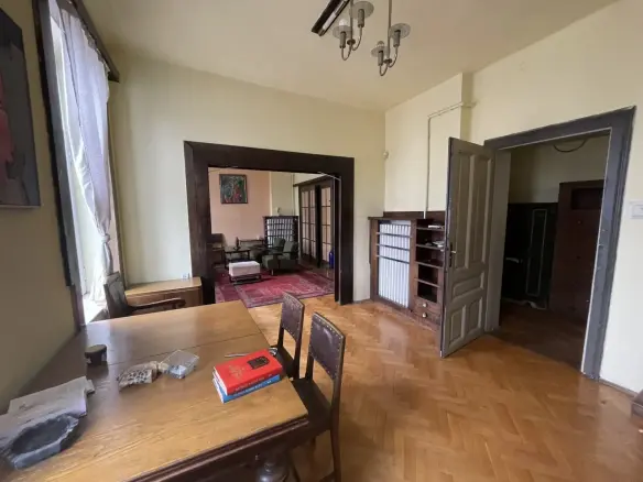 Spacious floor of an aristocratic house in the ideal center of Sofia for sale