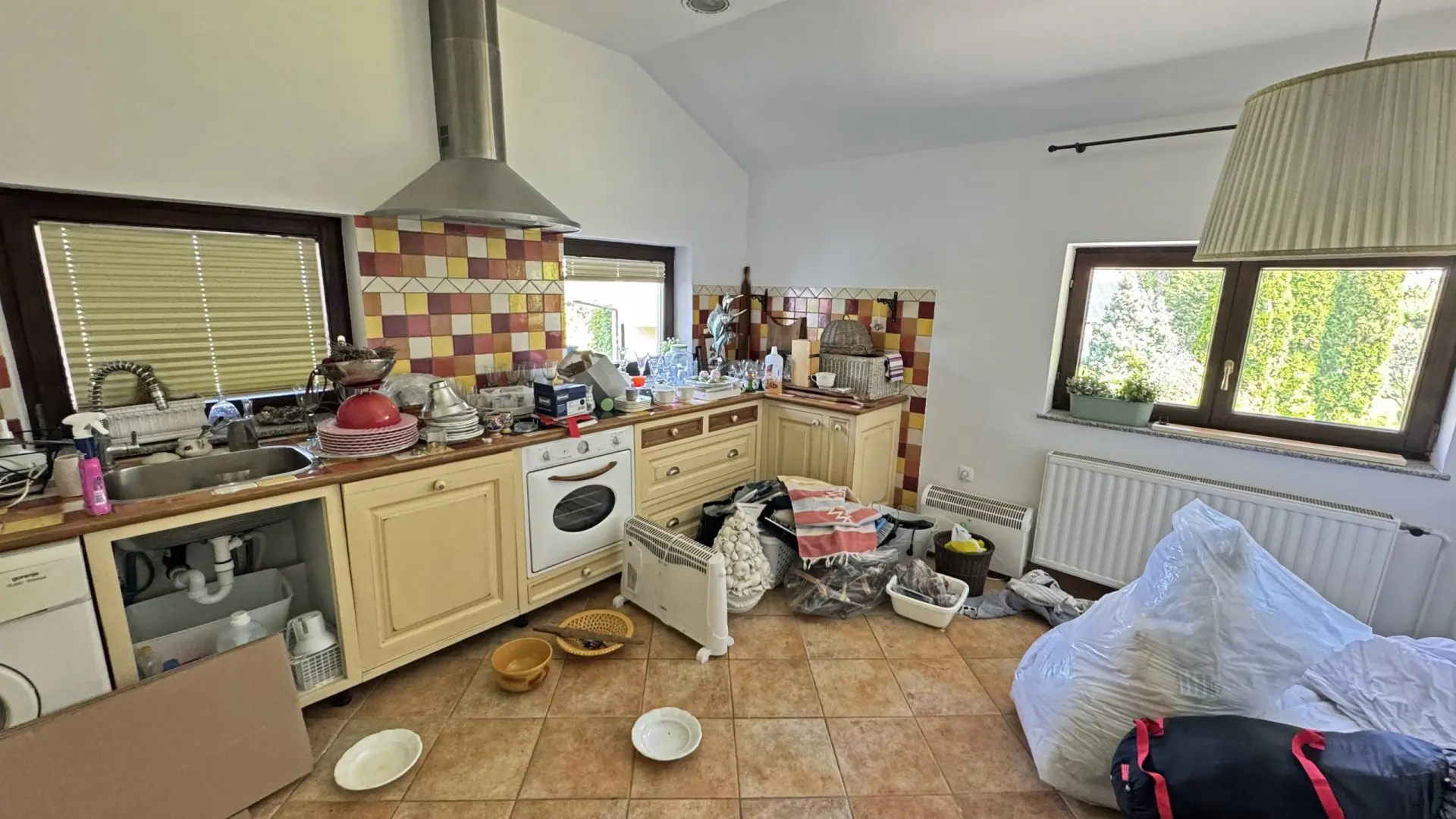 Kranj Area – Spacious Estate with Great Potential