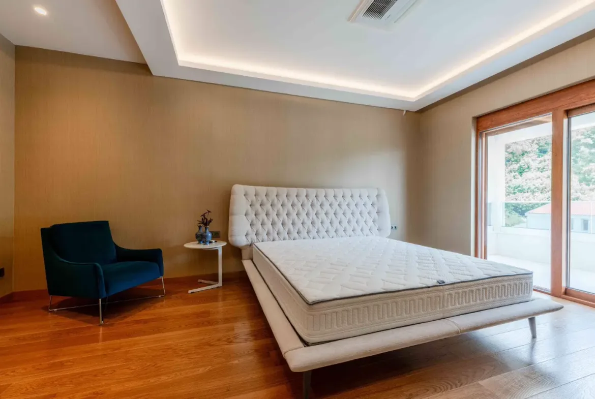 Modern villa with a pool, Rijeka Reževići, Budva