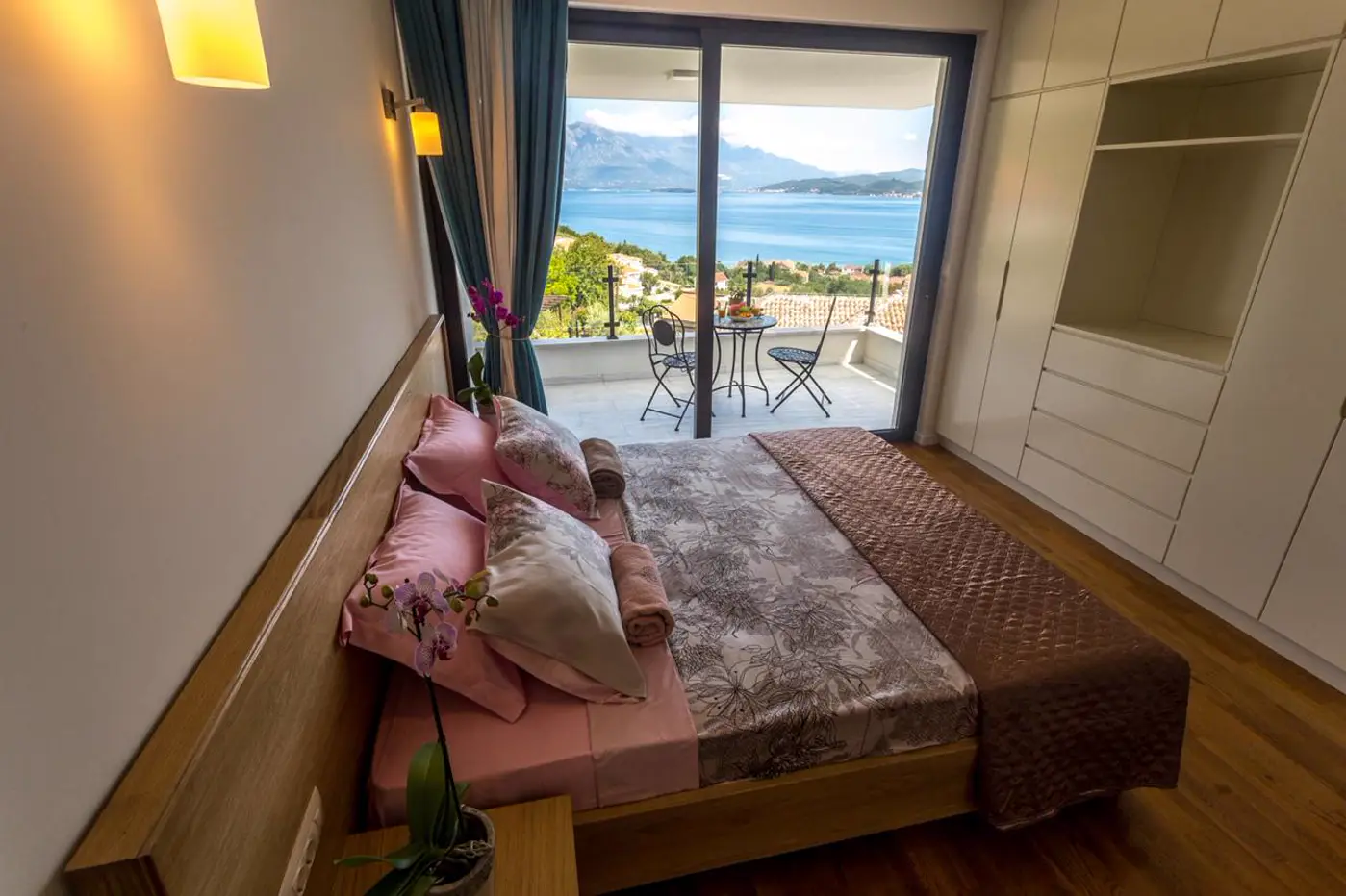 Modern villa with a swimming pool and sea view, Đenovići, Herceg Novi