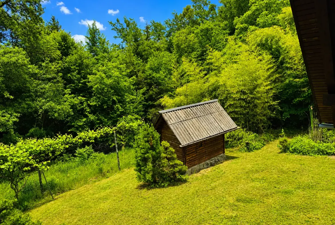 Bled area – Idyllic Detached Cottage in a Forest Clearing