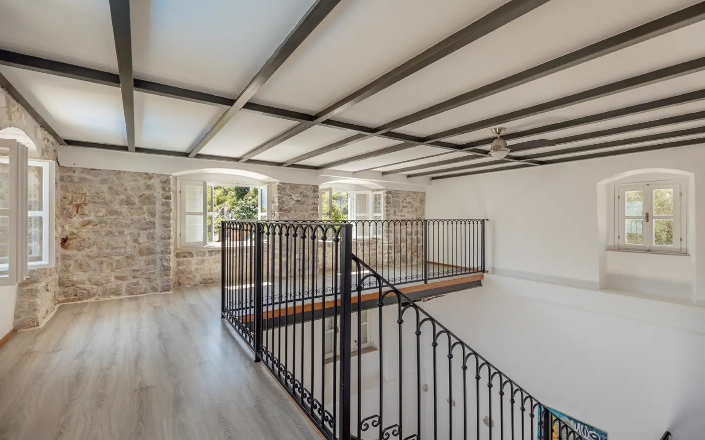 Palazzo Jerovica, a complex of stone villas and houses with a pool and a view of the bay, Kotor
